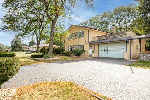 Tiny photo for 11716 Center Drive, Lemont, IL 60439 (MLS # 12479285)