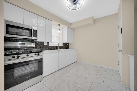 Tiny photo for 10558 S Prairie Avenue, Chicago, IL 60628 (MLS # 12541279)