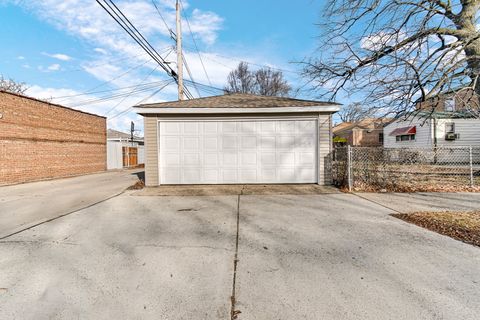 Tiny photo for 10558 S Prairie Avenue, Chicago, IL 60628 (MLS # 12541279)