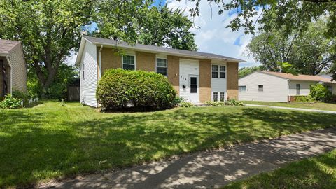 Tiny photo for 818 Princeton Avenue, Matteson, IL 60443 (MLS # 12403697)