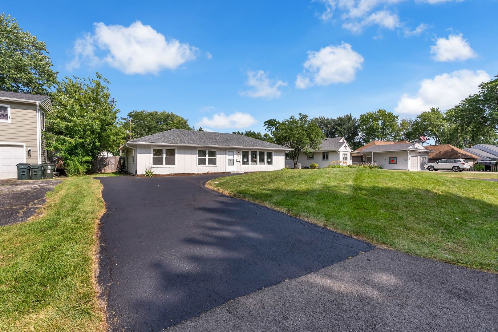 727 SKYLINE Drive