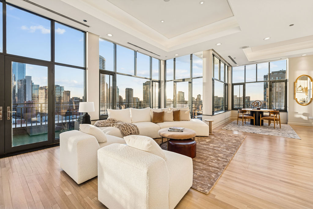 400 W Ontario Street 1801