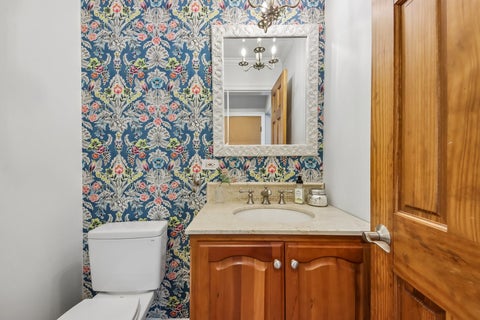 Tiny photo for 15460 W Wildwood Court, Libertyville, IL 60048 (MLS # 12646205)