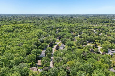 Tiny photo for 15460 W Wildwood Court, Libertyville, IL 60048 (MLS # 12646205)