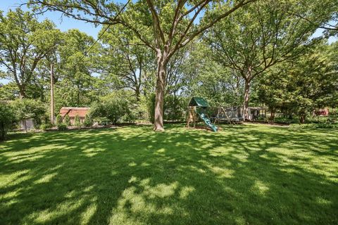 Tiny photo for 15460 W Wildwood Court, Libertyville, IL 60048 (MLS # 12646205)