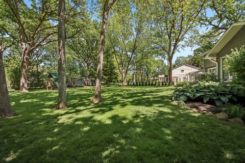Tiny photo for 15460 W Wildwood Court, Libertyville, IL 60048 (MLS # 12646205)