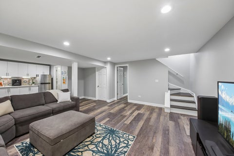 Tiny photo for 15460 W Wildwood Court, Libertyville, IL 60048 (MLS # 12646205)