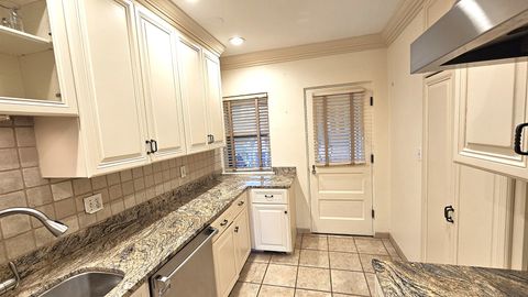 Tiny photo for 410 N Raynor Avenue #1W, Joliet, IL 60435 (MLS # 12522242)