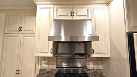 Tiny photo for 410 N Raynor Avenue #1W, Joliet, IL 60435 (MLS # 12522242)