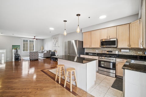 Tiny photo for 183 N East River Road #C2, Des Plaines, IL 60016 (MLS # 12740694)