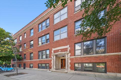 1907 W MONTROSE Avenue 2 Chicago IL 60613
