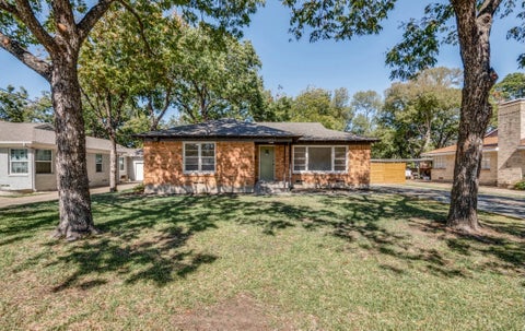 Tiny photo for 2433 Southwood Drive, Dallas, TX 75233 (MLS # 12762575)
