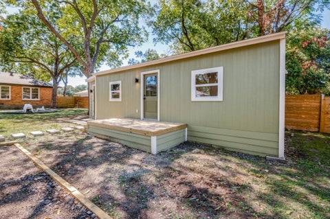 Tiny photo for 2433 Southwood Drive, Dallas, TX 75233 (MLS # 12762575)