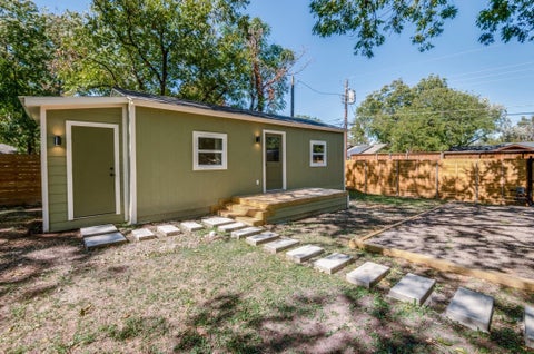 Tiny photo for 2433 Southwood Drive, Dallas, TX 75233 (MLS # 12762575)