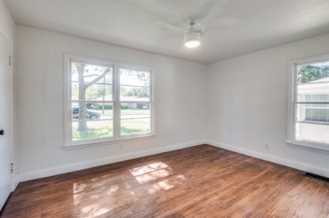 Tiny photo for 2433 Southwood Drive, Dallas, TX 75233 (MLS # 12762575)