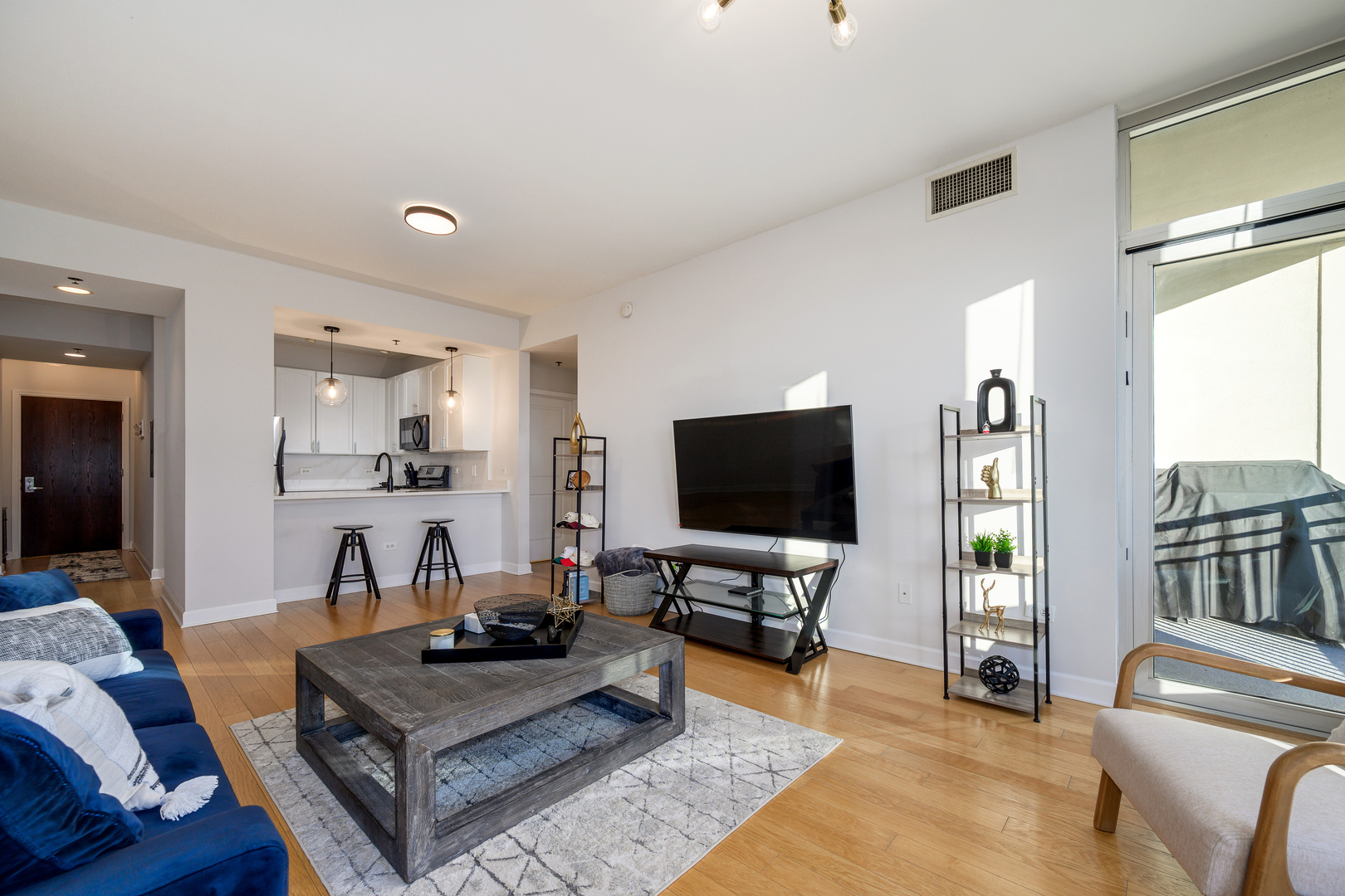 1400 S MICHIGAN Avenue 806