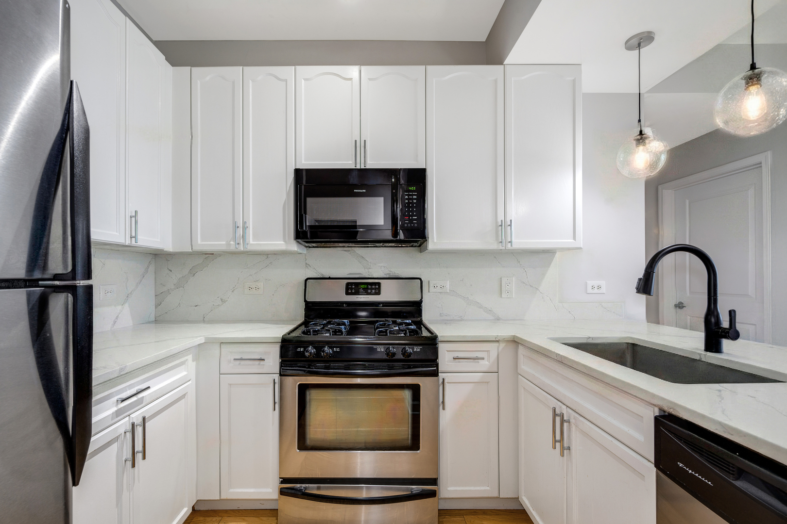 1400 S MICHIGAN Avenue 806