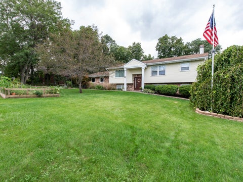Tiny photo for 38970 N Northwoods Drive, Wadsworth, IL 60083 (MLS # 12776006)