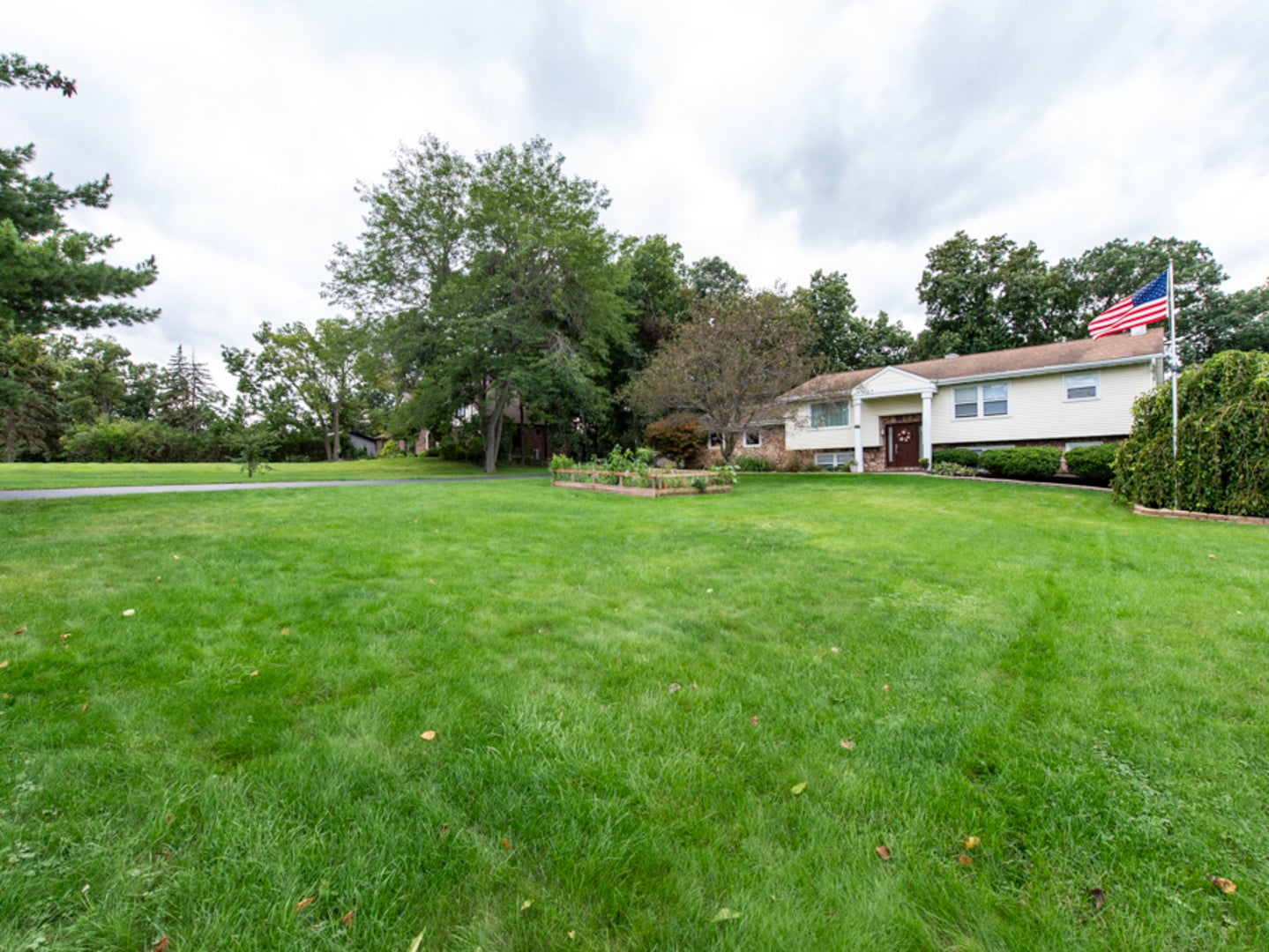 38970 N Northwoods Drive