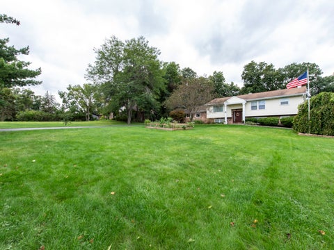 Tiny photo for 38970 N Northwoods Drive, Wadsworth, IL 60083 (MLS # 12776006)