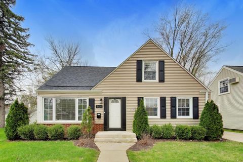 909 E Oakton Street, Arlington Heights, IL 60004 - #: 12618891