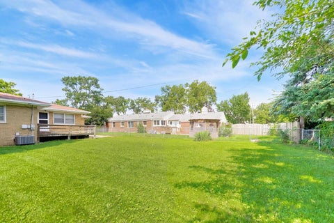 Tiny photo for 909 Worcester Avenue, Westchester, IL 60154 (MLS # 12762825)