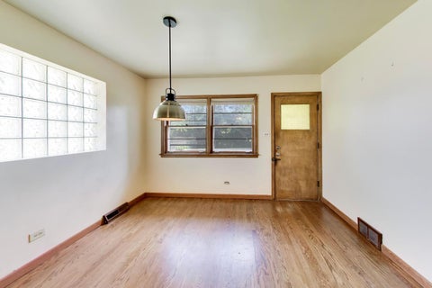 Tiny photo for 909 Worcester Avenue, Westchester, IL 60154 (MLS # 12762825)