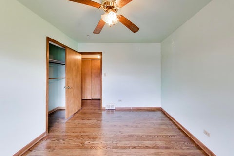 Tiny photo for 909 Worcester Avenue, Westchester, IL 60154 (MLS # 12762825)