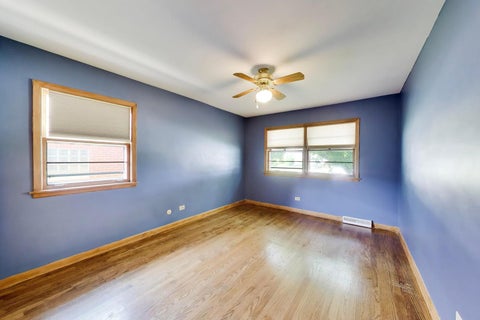 Tiny photo for 909 Worcester Avenue, Westchester, IL 60154 (MLS # 12762825)