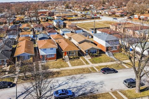 Tiny photo for 11520 S Aberdeen Street, Chicago, IL 60643 (MLS # 12578453)