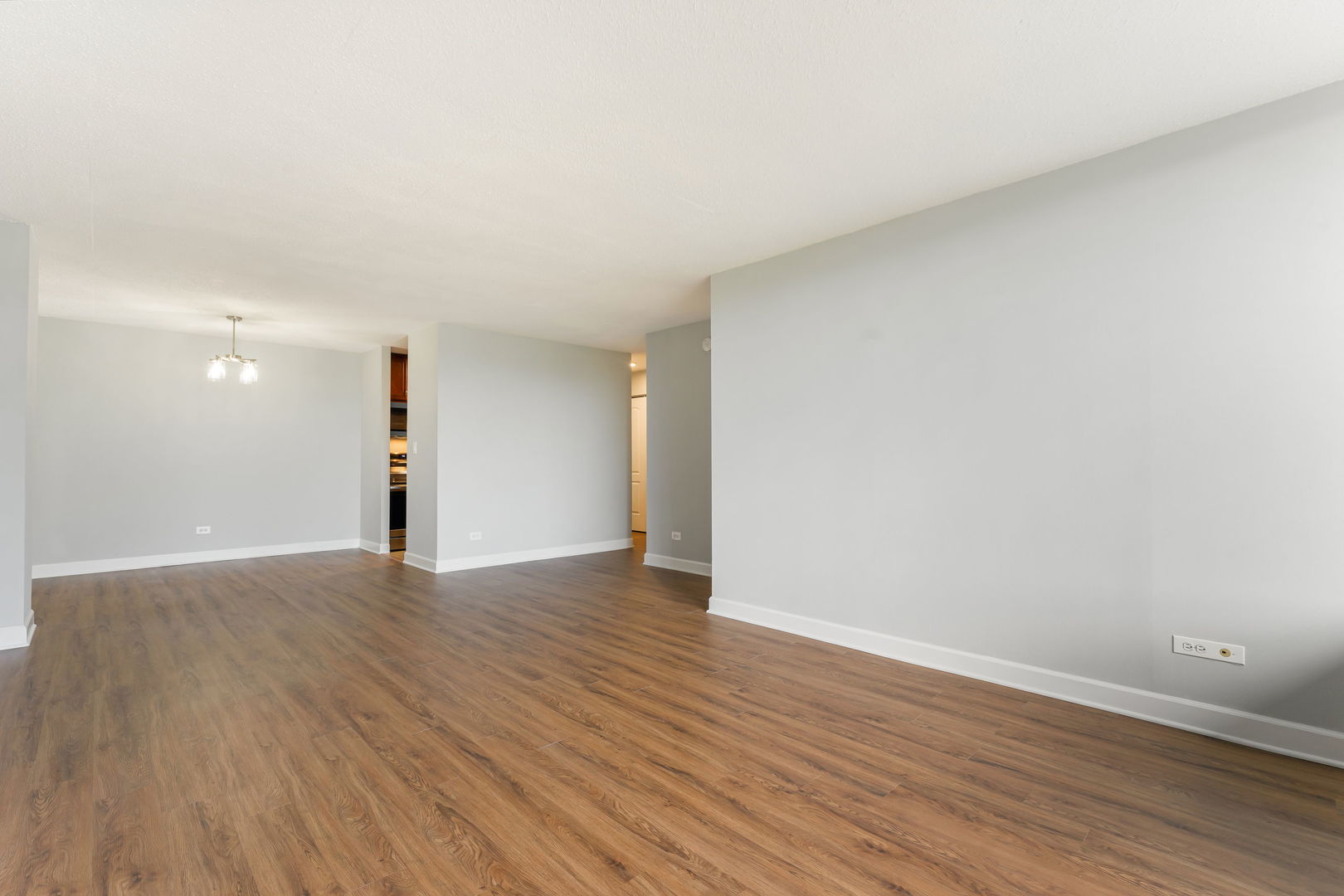 Properties 4 1043 S York Road 310