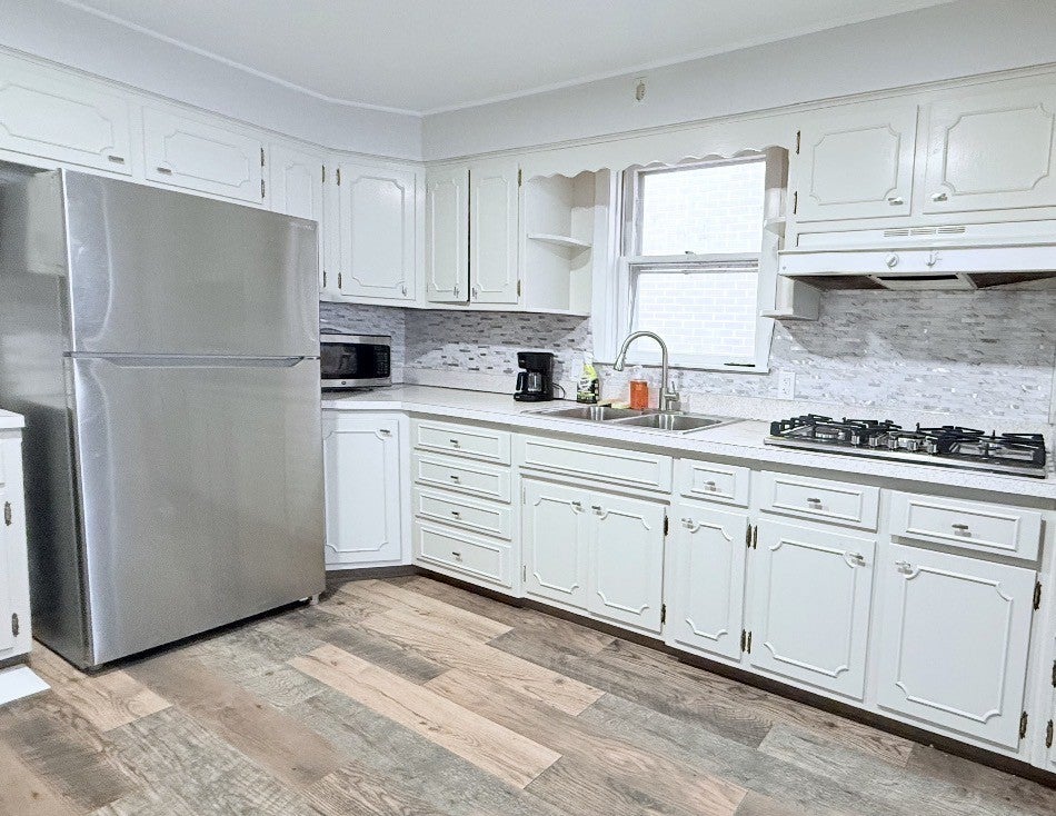 956 W 36th Street