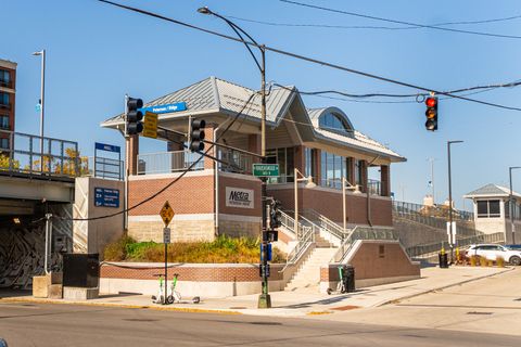 Tiny photo for 1767 W Rosehill Drive #304, Chicago, IL 60660 (MLS # 12502660)