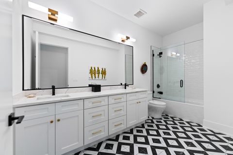 Tiny photo for 1767 W Rosehill Drive #304, Chicago, IL 60660 (MLS # 12502660)