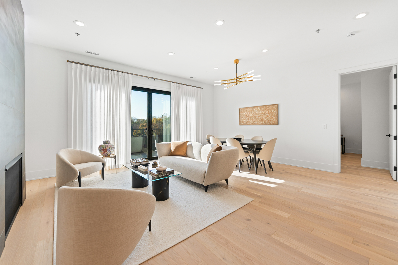 1767 W Rosehill Drive 304