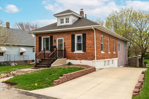 Tiny photo for 1604 Sobieski Street, Lasalle, IL 61301 (MLS # 12615652)