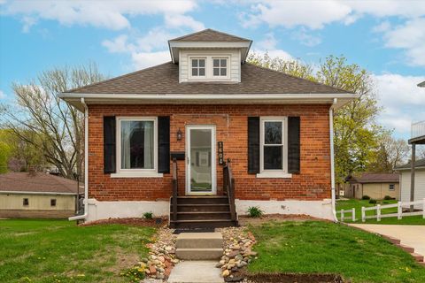 Photo of 1604 Sobieski Street, Lasalle, IL 61301 (MLS # 12615652)