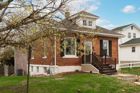 Tiny photo for 1604 Sobieski Street, Lasalle, IL 61301 (MLS # 12615652)