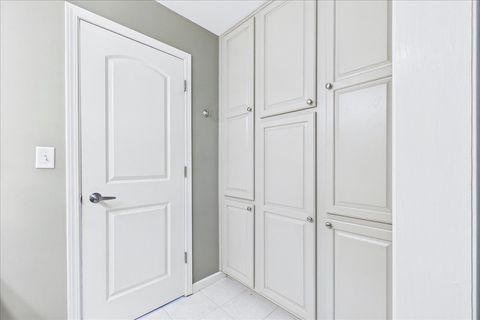 Tiny photo for 209 Mooregate Trail, Hawthorn Woods, IL 60047 (MLS # 12590429)