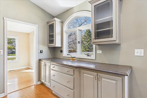 Tiny photo for 209 Mooregate Trail, Hawthorn Woods, IL 60047 (MLS # 12590429)