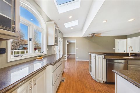 Tiny photo for 209 Mooregate Trail, Hawthorn Woods, IL 60047 (MLS # 12590429)