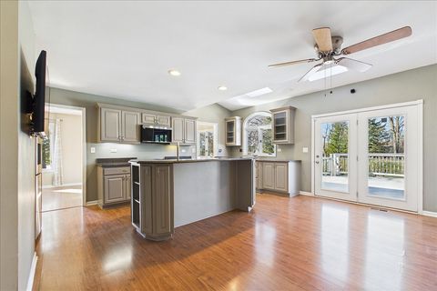 Tiny photo for 209 Mooregate Trail, Hawthorn Woods, IL 60047 (MLS # 12590429)