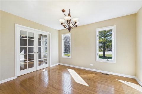 Tiny photo for 209 Mooregate Trail, Hawthorn Woods, IL 60047 (MLS # 12590429)