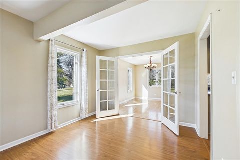 Tiny photo for 209 Mooregate Trail, Hawthorn Woods, IL 60047 (MLS # 12590429)