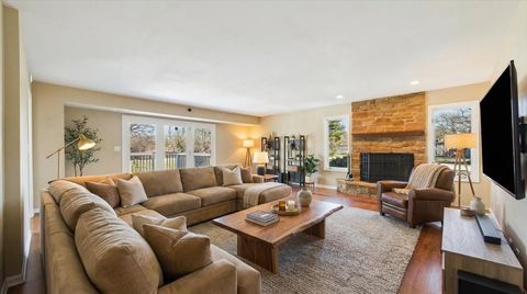 Tiny photo for 209 Mooregate Trail, Hawthorn Woods, IL 60047 (MLS # 12590429)