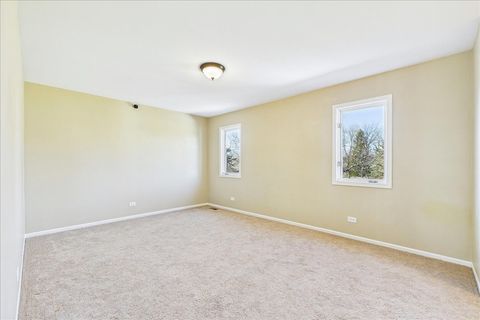 Tiny photo for 209 Mooregate Trail, Hawthorn Woods, IL 60047 (MLS # 12590429)