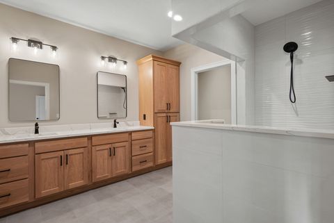 Tiny photo for 686 Jones Court, Bettendorf, IA 52722 (MLS # 12539823)