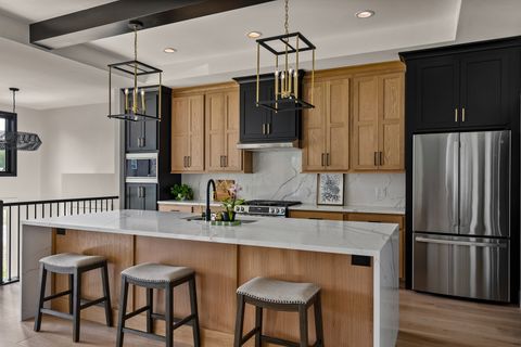 Tiny photo for 686 Jones Court, Bettendorf, IA 52722 (MLS # 12539823)