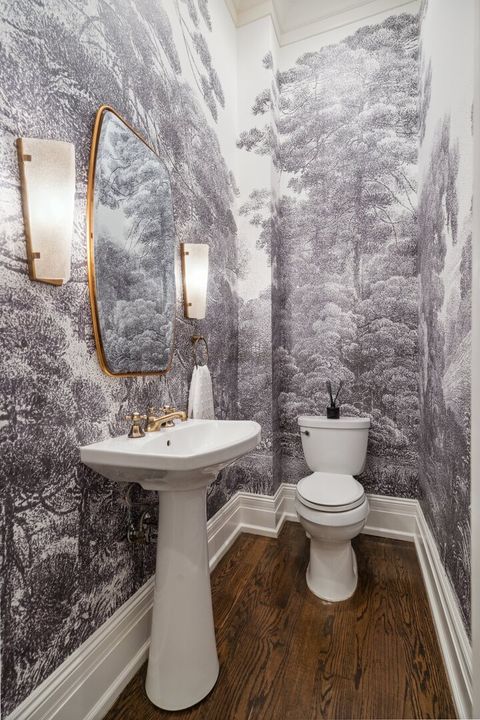 Tiny photo for 24 W Chestnut Street, Chicago, IL 60610 (MLS # 12547256)