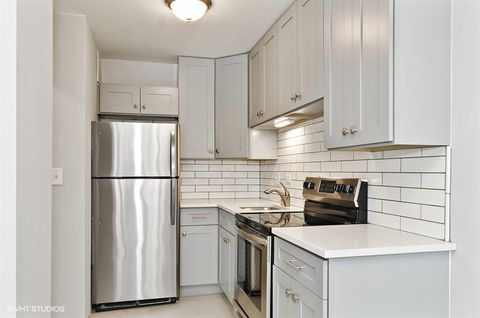 Tiny photo for 5455 N Sheridan Road #509, Chicago, IL 60640 (MLS # 12605813)